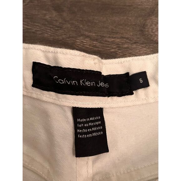 Calvin Klein Women Shorts Size 6 - Picture 4 of 4
